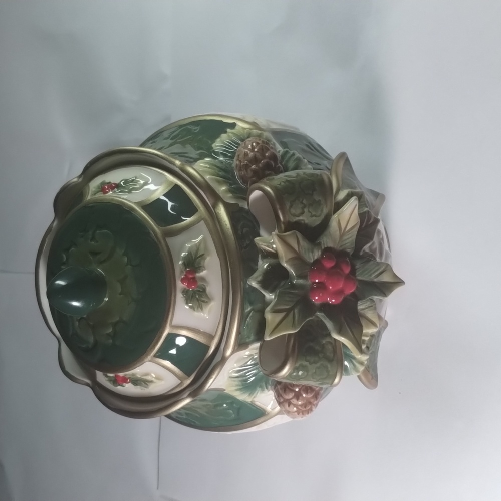 Ceramic Christmas Jar or decoration. Raz Imports " Christmas Holiday"